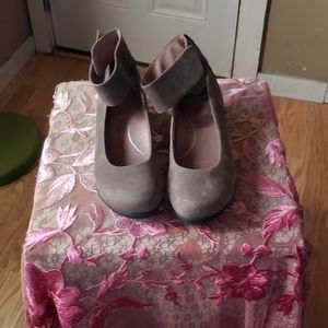 Dansko flats th thick ankle strap